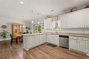 6253 Main St, Lula, GA 30554 - Photo 15