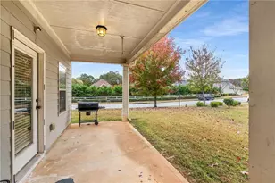 400 Autumn Bluff Dr, Lawrenceville, GA 30044 - Photo 31