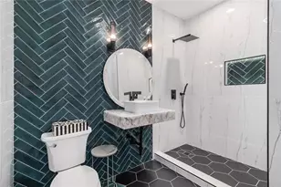 1050 Bedford Gardens Dr, Johns Creek, GA 30022 - Photo 43