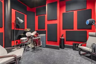 1050 Bedford Gardens Dr, Johns Creek, GA 30022 - Photo 33