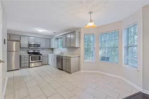 9122 S Sterling Lakes Dr, Covington, GA 30014 - Photo 5