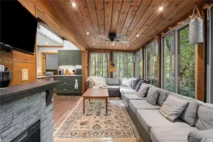 5397 Valley Mist Ct, Peachtree Corners, GA 30092 - Photo 9