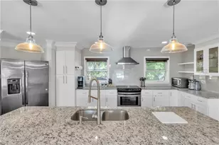 2363 Oakridge Ct Ct, Decatur, GA 30032 - Photo 13