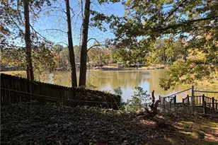 1040 Wordsworth Dr, Roswell, GA 30075 - Photo 5