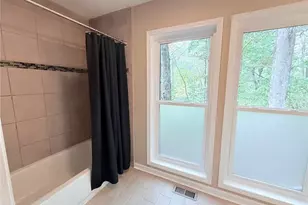 3865 Mabry Rd NE, Roswell, GA 30075 - Photo 33