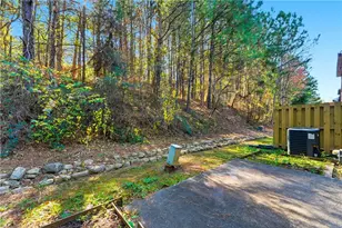 3923 Snipes Ct, Lilburn, GA 30047 - Photo 23