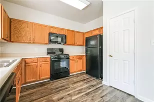 4506 Yellow Sash Ct, Oakwood, GA 30566 - Photo 5