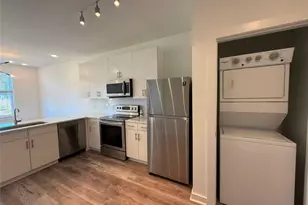 525 Parkway Dr NE, Atlanta, GA 30354 - Photo 9