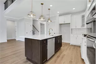 6704 Cambridge Dr, Flowery Branch, GA 30542 - Photo 5