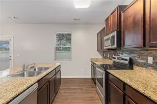 404 Lake Ridge Ln, Fairburn, GA 30213 - Photo 11