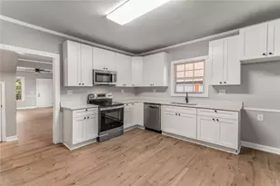 202 Park St, Griffin, GA 30223 - Photo 13