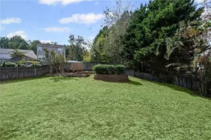 402 Royal Oak Dr, Acworth, GA 30102 - Photo 3