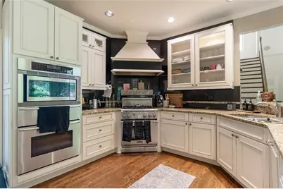 3850 Glenhurst Drive SE, Smyrna, GA 30080 - Photo 11