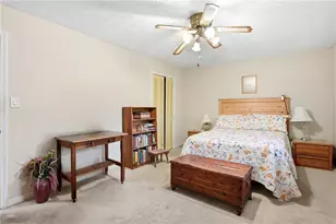 562 Gregg Dr SW, Lilburn, GA 30047 - Photo 9