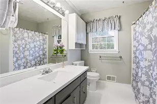 562 Gregg Dr SW, Lilburn, GA 30047 - Photo 15