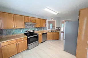 2284 Bear Mountain Dr, Conyers, GA 30013 - Photo 5