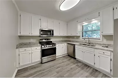 8030 Sumit Creek Drive NW, Kennesaw, GA 30152 - Photo 5