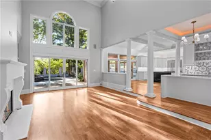 520 Chestnut Rose Ln, Sandy Springs, GA 30327 - Photo 9