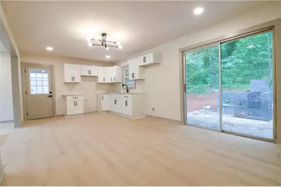 4396 Greenleaf Circle, Atlanta, GA 30331 - Photo 7