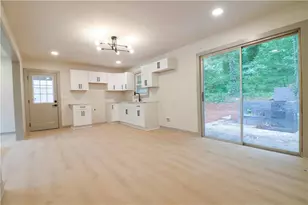 4396 Greenleaf Circle, Atlanta, GA 30331 - Photo 7