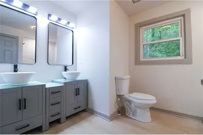 4396 Greenleaf Circle, Atlanta, GA 30331 - Photo 9