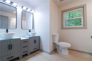 4396 Greenleaf Circle, Atlanta, GA 30331 - Photo 9