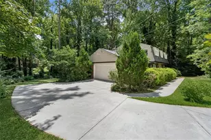 3675 Toxaway Ct, Chamblee, GA 30341 - Photo 5