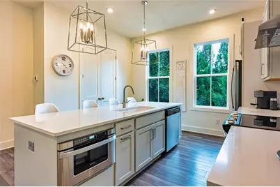 305 Dilbeck Circle NE, Atlanta, GA 30342 - Photo 3