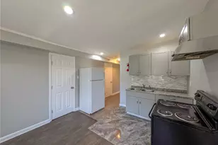 1672 Thornton Pl SW, Atlanta, GA 30315 - Photo 9