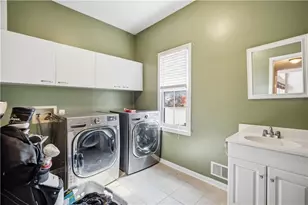 2265 Wildwood Lake Dr, Suwanee, GA 30024 - Photo 17