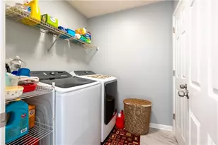 727 8 Point Ct, Suwanee, GA 30024 - Photo 29