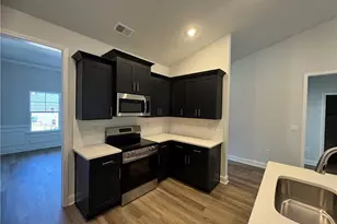 562 Walnut Crk Pkwy, Pendergrass, GA 30567 - Photo 5