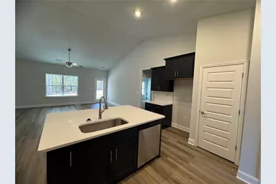 562 Walnut Creek Parkway, Pendergrass, GA 30567 - Photo 3