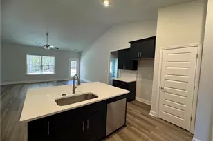 562 Walnut Crk Pkwy, Pendergrass, GA 30567 - Photo 3