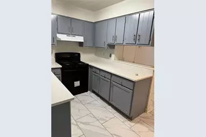 498 Prince Of Wales, Stone Mountain, GA 30083 - Photo 9