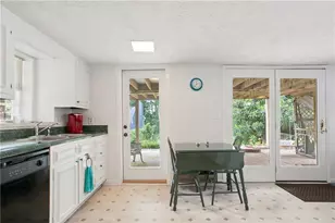 6381 Lakeview Dr, Buford, GA 30518 - Photo 29