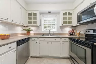 73 Montre Square, Atlanta, GA 30327 - Photo 11