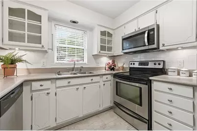 73 Montre Square, Atlanta, GA 30327 - Photo 5