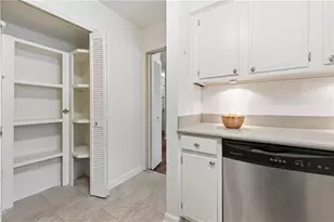 73 Montre Square, Atlanta, GA 30327 - Photo 5