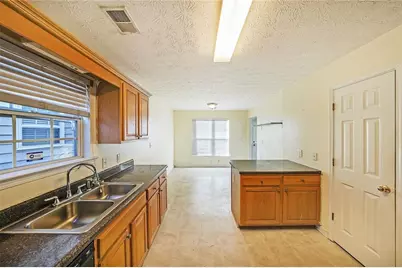 9886 Vista Circle, Union City, GA 30291 - Photo 11