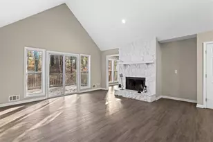 658 Hunt Station Dr, Lawrenceville, GA 30044 - Photo 9