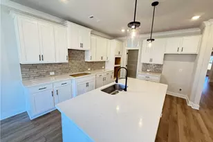 5516 Tullis Dr, Gainesville, GA 30507 - Photo 9