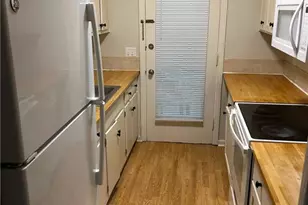 438 Carriage Dr, Atlanta, GA 30328 - Photo 5