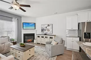 427 Lanier Cir, Woodstock, GA 30189 - Photo 5