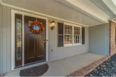 565 James Street SW, Lilburn, GA 30047 - Photo 7