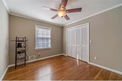 565 James Street SW, Lilburn, GA 30047 - Photo 33