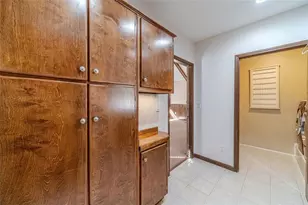 565 James St SW, Lilburn, GA 30047 - Photo 27