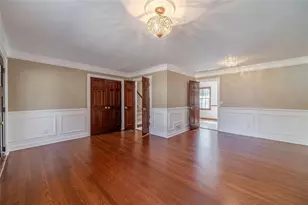 565 James St SW, Lilburn, GA 30047 - Photo 9