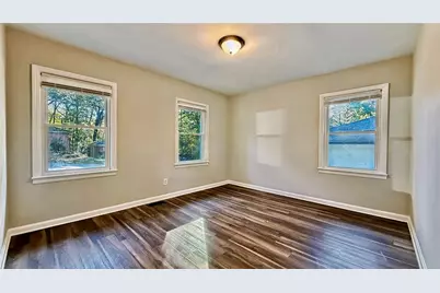 2245 Polar Rock Avenue SW, Atlanta, GA 30315 - Photo 9