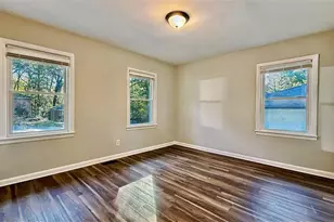 2245 Polar Rock Ave SW, Atlanta, GA 30315 - Photo 9